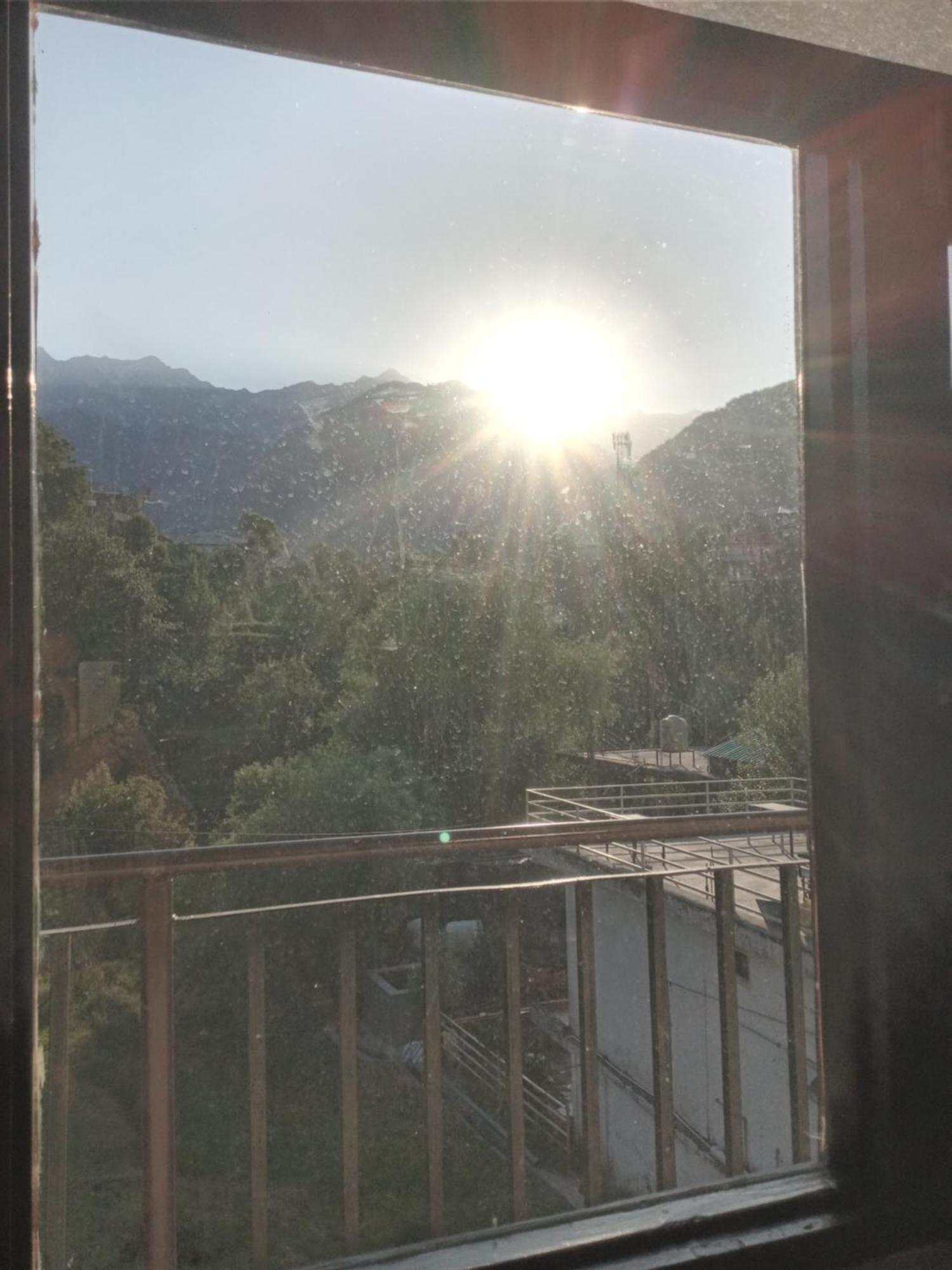 Nirmal Homestay Dharamshala Buitenkant foto